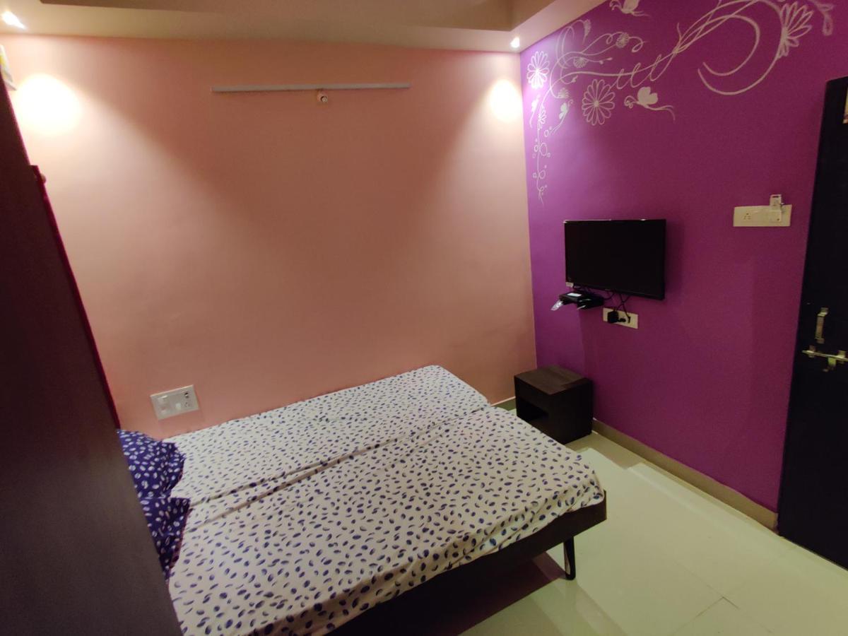 Bandekar Home Stay Mālvan Exteriör bild