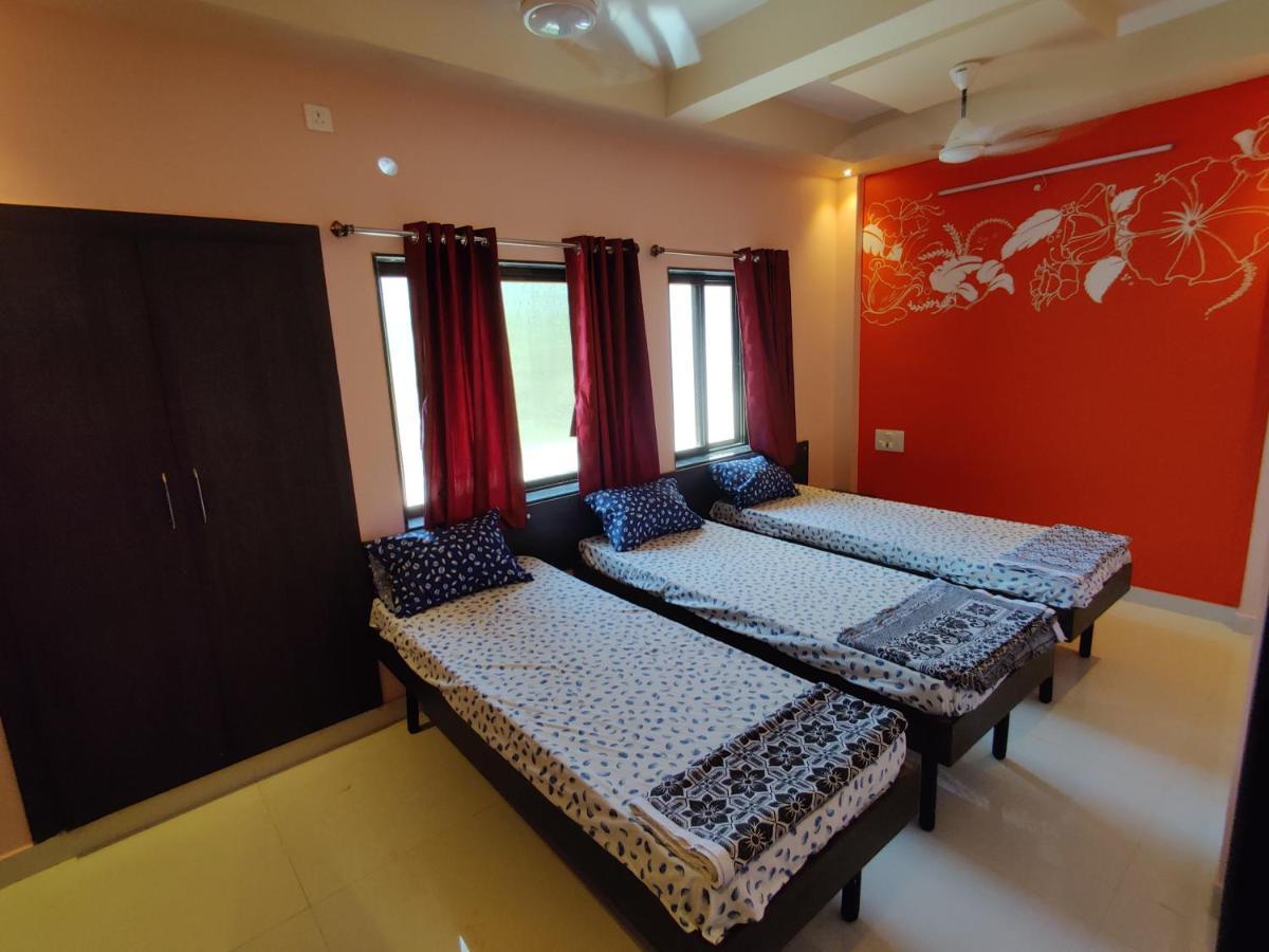 Bandekar Home Stay Mālvan Exteriör bild