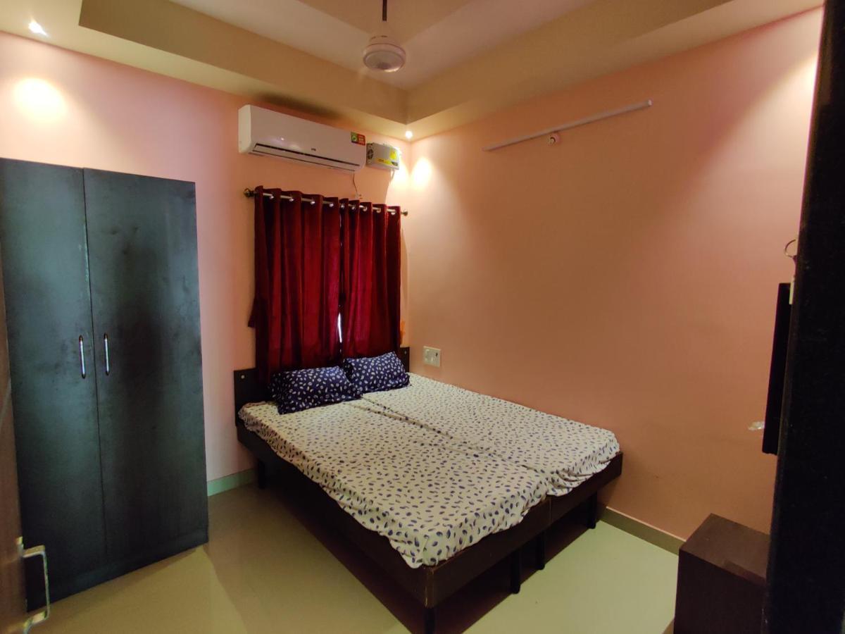 Bandekar Home Stay Mālvan Exteriör bild